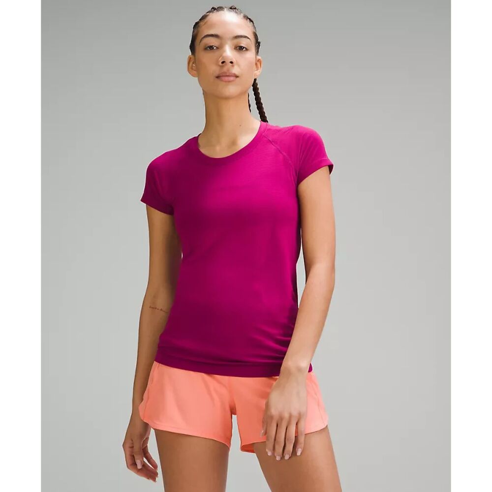 Lululemon Swiftly Tech Short Sleeve 2.0 8 / L Magenta Purple Berry Raspberry Run